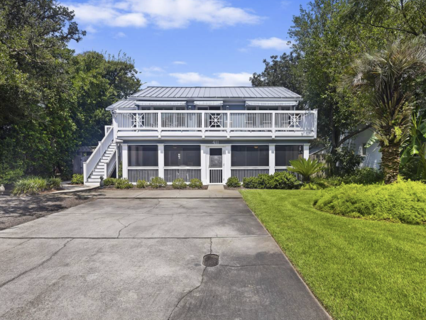 Classic Isle of Palms Bungalow 2 blocks to the beach with private pool